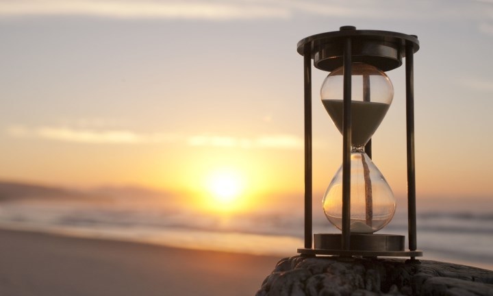 Telling-time-glass-ceiling 2